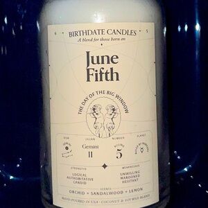 June 5th Birthdate Candle ORCHID · SANDALWOOD · LEMON Scent